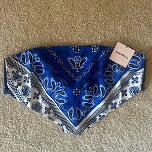 Perfect for the Fourth of July. Bando halter top. Size M